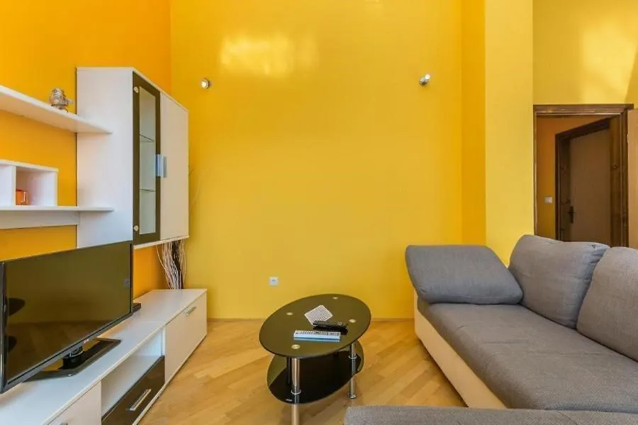 Guest house Apartments Karigador
