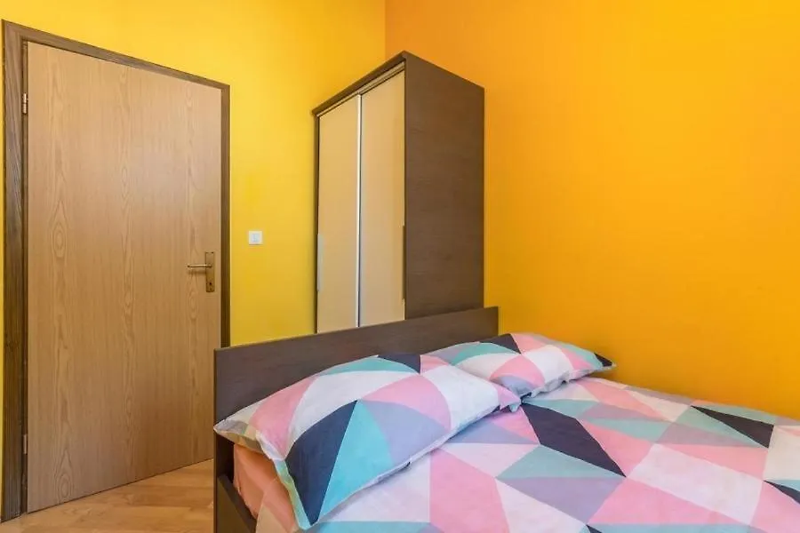 Guest house Apartments Karigador