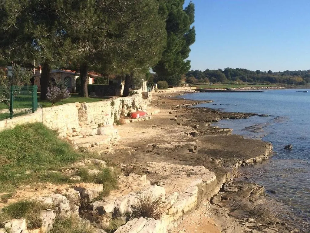 Apartments Karigador Croatia