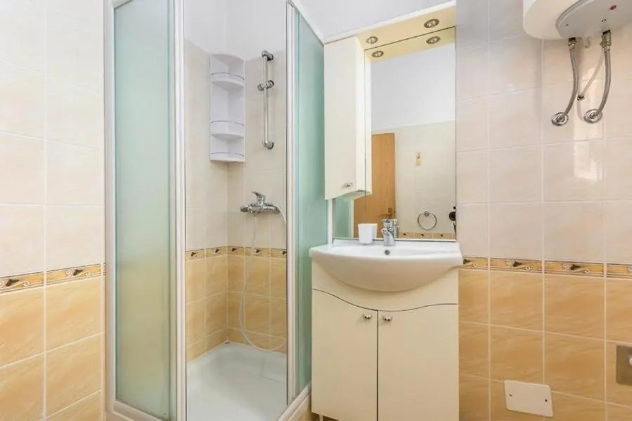 Guest house Apartments Karigador