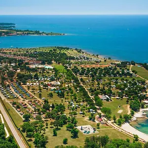 4* Vakantiepark Happy Camp Mobile Homes In Park Umag