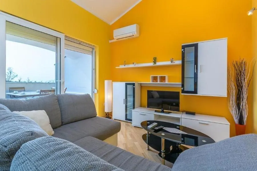Apartments Karigador 0*,  Croatia